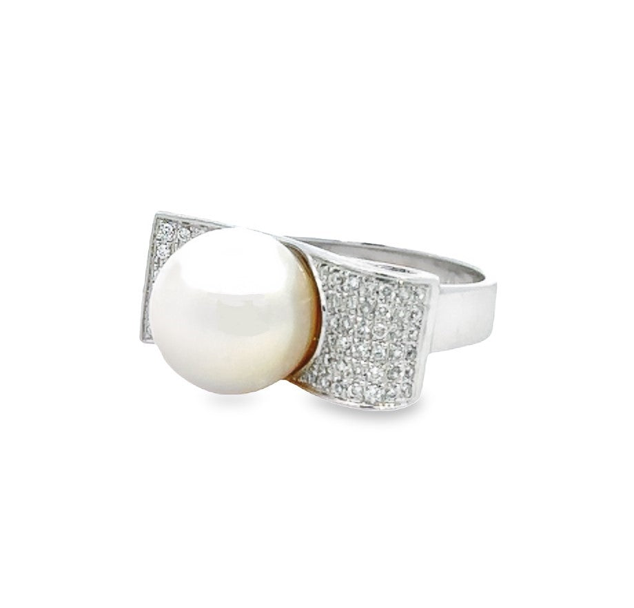 Pearl and Pave' Diamond ring