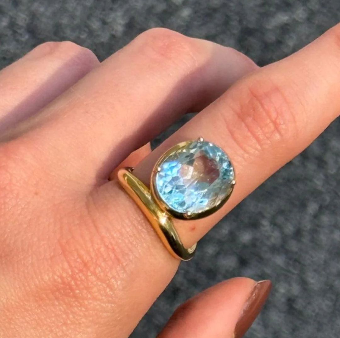 14K Yellow Gold Blue Topaz Fashion Ring